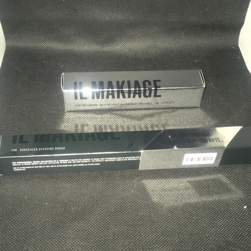 IL Makiage Concealer With Blending Brush